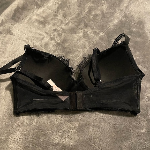 Victoria’s Secret Very Sexy - Lightly-Lined Shine Strap Demi Bra - Picture 3 of 5